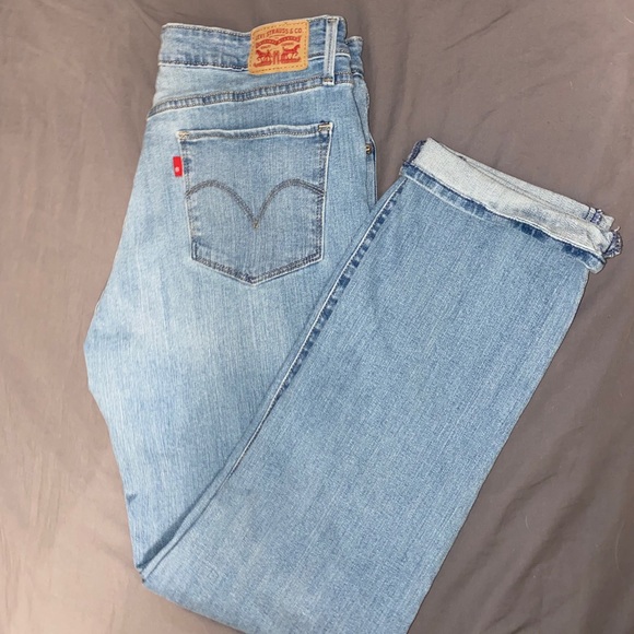 Levi's Denim - Levi’s Mid Rise Skinny 👖